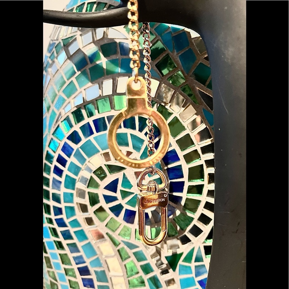 Louis Vuitton LV authentic keychain bag clip